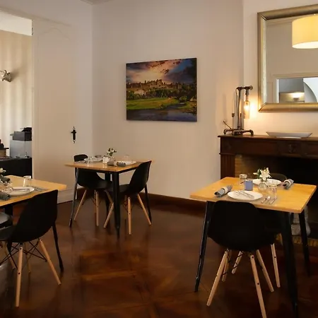 45bb Couette-café 4*